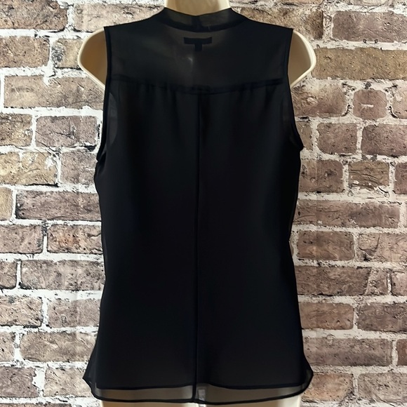 GAP Women’s Sleeveless Blouse Top - Picture 5 of 7